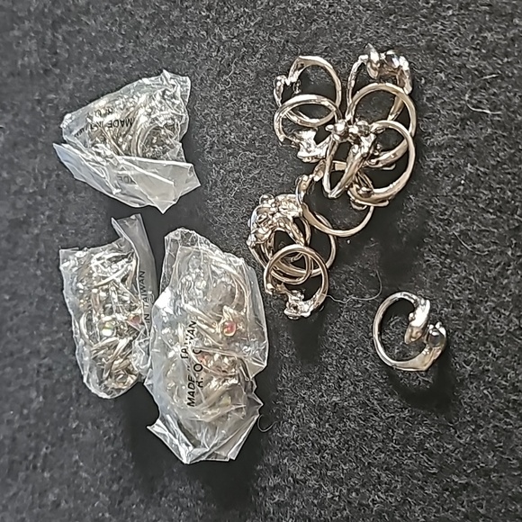 48 Dolphin Rings 16 - Picture 3 of 3